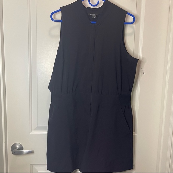 Athleta Black Sleeveless Utility Romper - Picture 2 of 5